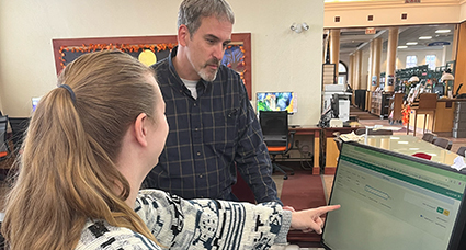 references and research at everett public library